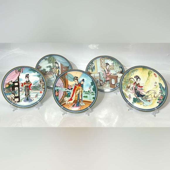 Imperial Jingdezhen Beauties of the Red Mansion Porcelain Plate Collection-Set 5 - Picture 1 of 7
